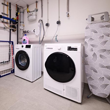 Xzllenz Traum Studio-Apartment, Frei-Parken, U-Bahn, Kueche Нюрнберг Екстериор снимка