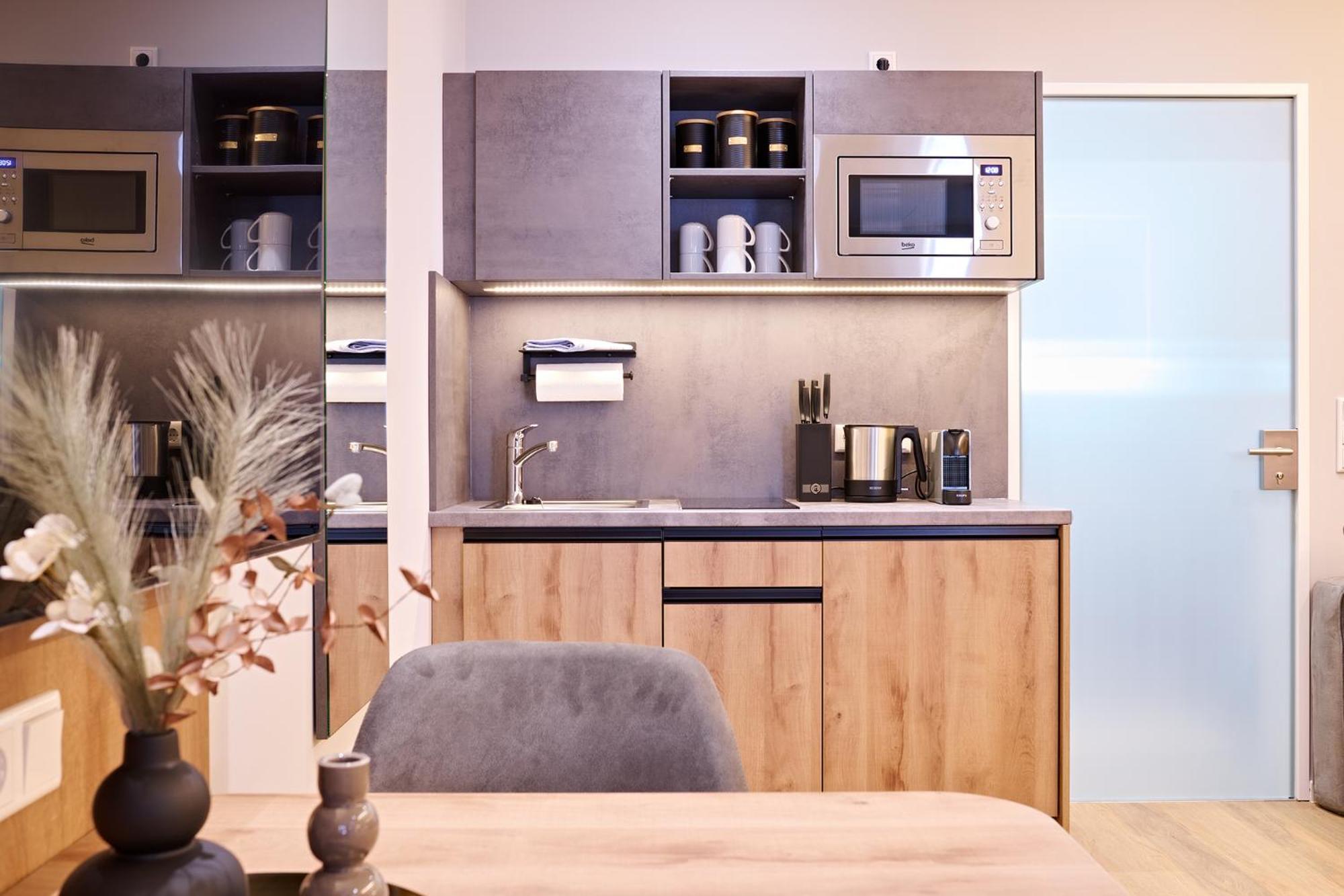 Xzllenz Traum Studio-Apartment, Frei-Parken, U-Bahn, Kueche Нюрнберг Екстериор снимка